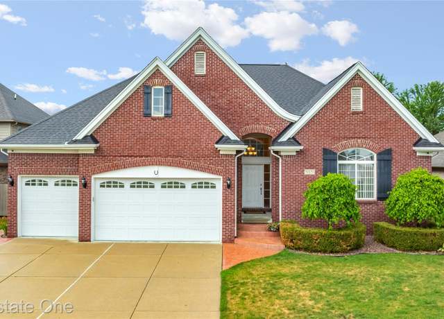Property at 50153 Aldwych St, Macomb, MI 48044, 3 beds, 3 baths