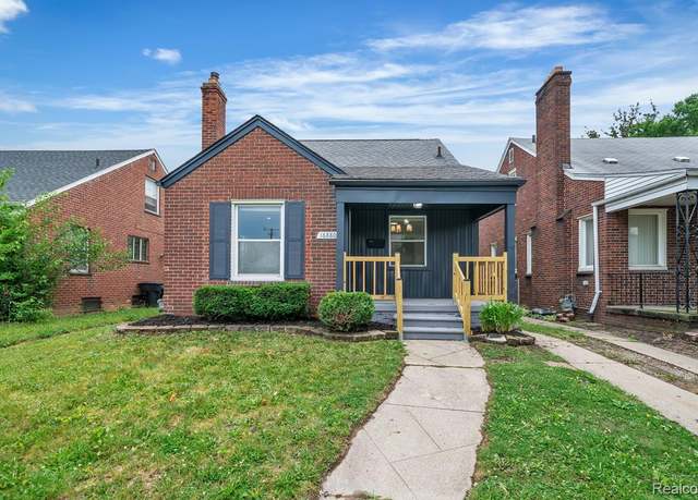 Property at 16880 Murray Hill St, Detroit, MI 48235, 3 beds, 1.5 baths