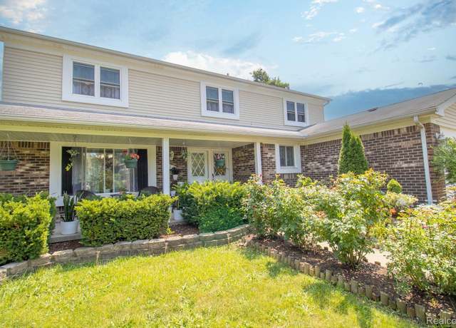Property at 7878 Capri Dr, Canton, MI 48187, 4 beds, 2.5 baths