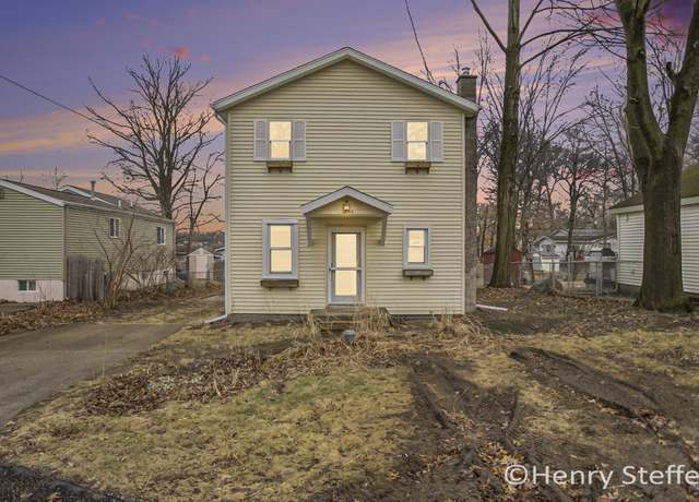 Property at 1355 Middle Ln, Battle Creek, MI 49014, 3 beds, 2 baths