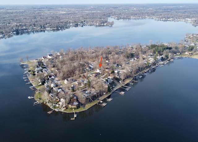Property at 7960 Lakewood Dr, Coloma, MI 49038, 4 beds, 2 baths