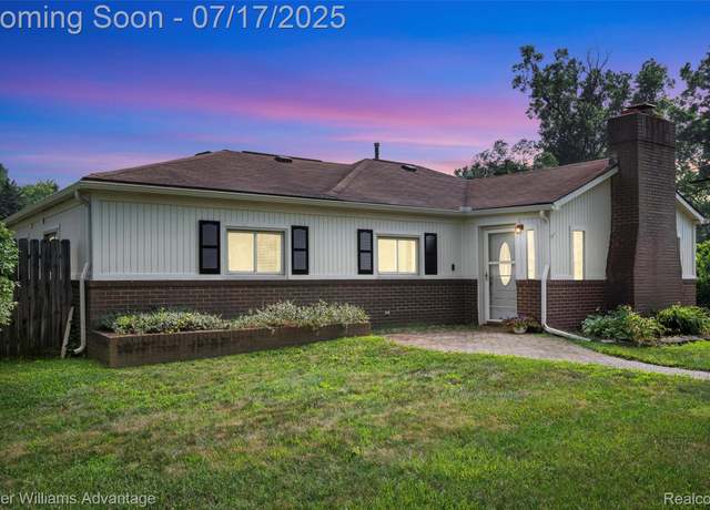 Property at 32671 Cadillac St, Farmington Hills, MI 48336, 3 beds, 2 baths