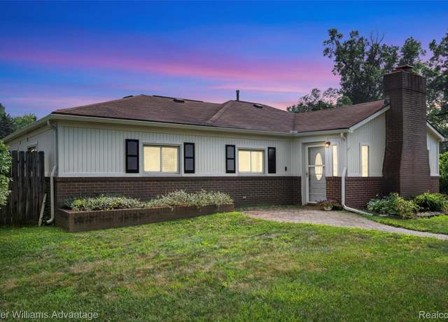 Property at 32671 Cadillac St, Farmington Hills, MI 48336, 3 beds, 2 baths