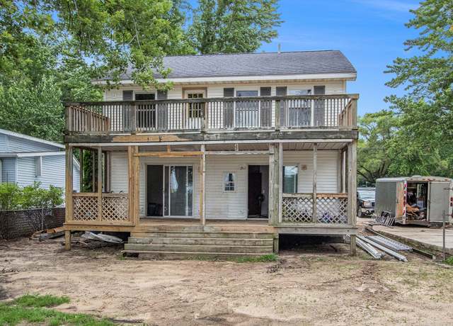 Property at 7122 Lake Rd, Coloma, MI 49038, 4 beds, 2 baths
