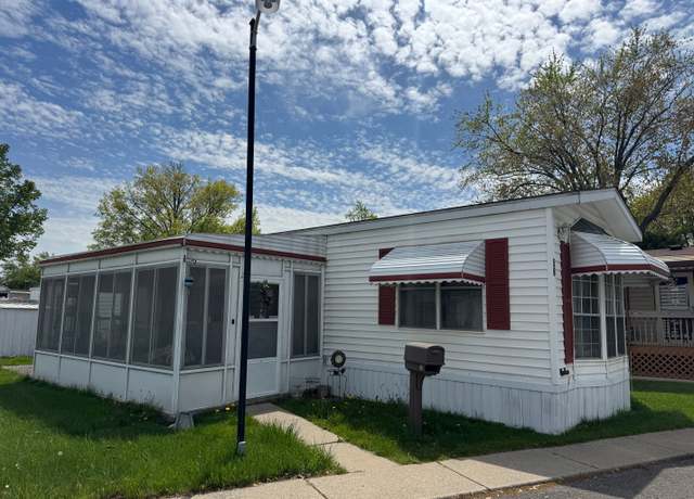 Property at 32 3rd St, Dearborn Heights, MI 48127, 2 beds, 1 bath