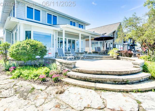 Property at 4396 Gratiot Ave, Port Huron, MI 48060, 4 beds, 3 baths