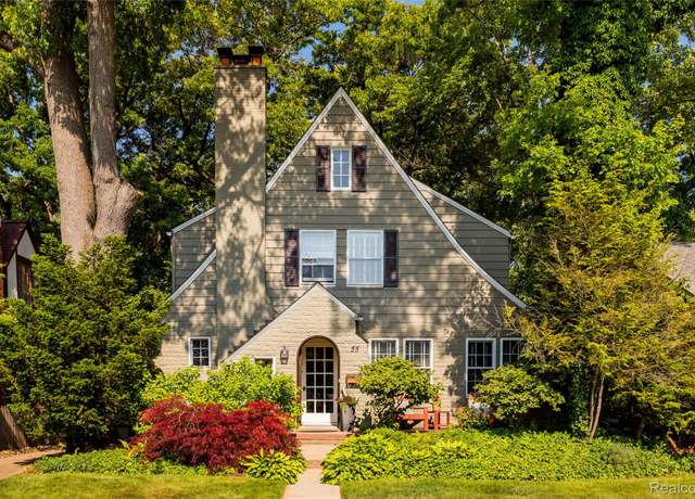 Property at 55 Oakdale Blvd, Pleasant Ridge, MI 48069, 3 beds, 2.5 baths