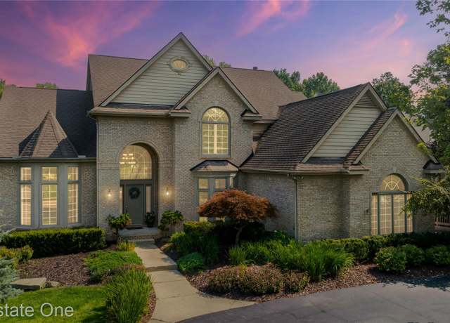 Property at 6210 Orchard Woods Dr, West Bloomfield Charter Township, MI 48324, 4 beds, 3.5 baths
