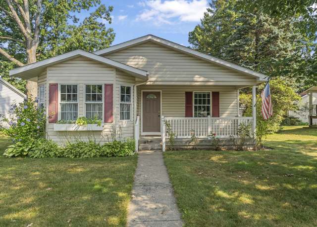 Property at 214 W Sixteenth St, Traverse City, MI 49684, 3 beds, 2 baths