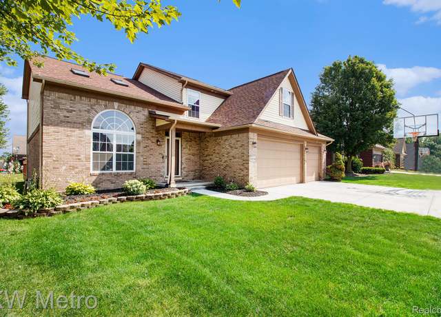 Property at 19298 Mitchell St, Rockwood, MI 48173, 5 beds, 3.5 baths