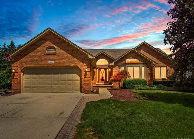 Property at 19251 Weathervane Dr, Macomb, MI 48044, 3 beds, 3 baths