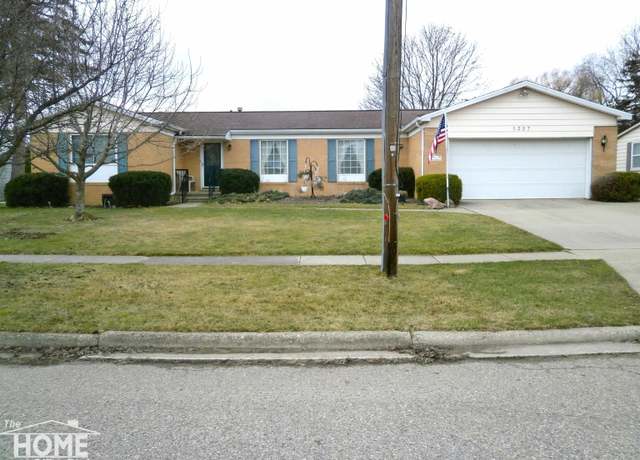 Property at 1327 Summit St, Owosso, MI 48867, 3 beds, 3 baths