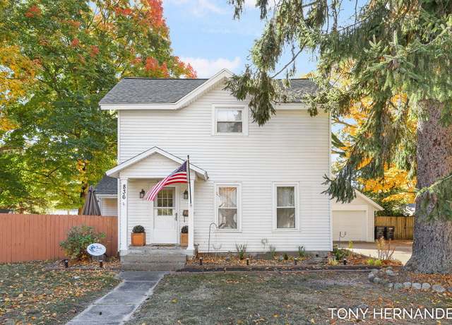 Property at 836 Phoenix St, South Haven, MI 49090, 5 beds, 2 baths