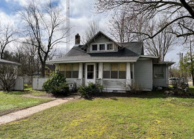 Property at 607 W High St, Dowagiac, MI 49047, 3 beds, 1 bath