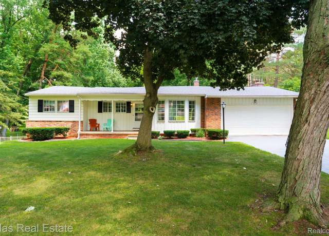 Property at 5094 Chickasaw Trl, Flushing, MI 48433, 3 beds, 2 baths