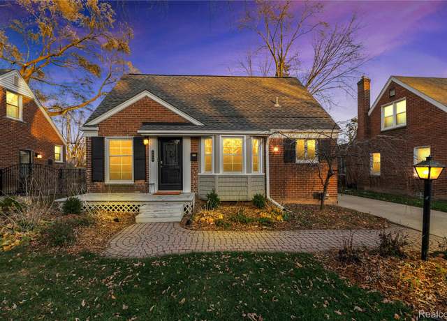 Property at 4414 Groveland Ave, Royal Oak, MI 48073, 3 beds, 2 baths
