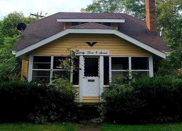 Property at 2307 Monteith St, Flint, MI 48504, 4 beds, 2 baths