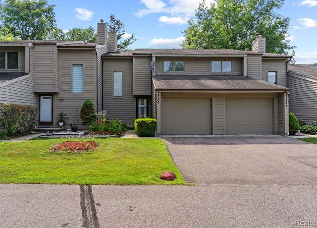Property at 2525 White Oak Pl, Grand Blanc, MI 48532, 2 beds, 2.5 baths