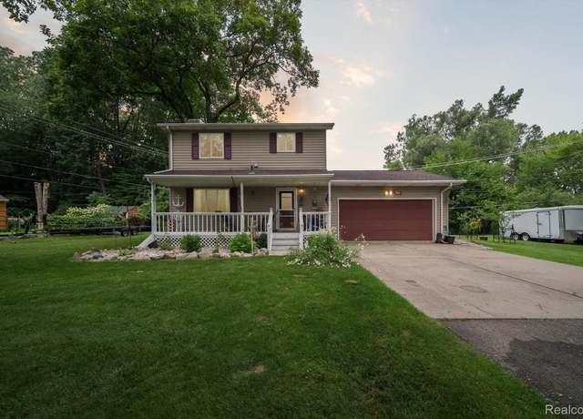Property at 514 Sulley St, Waterford, MI 48327, 3 beds, 1.5 baths