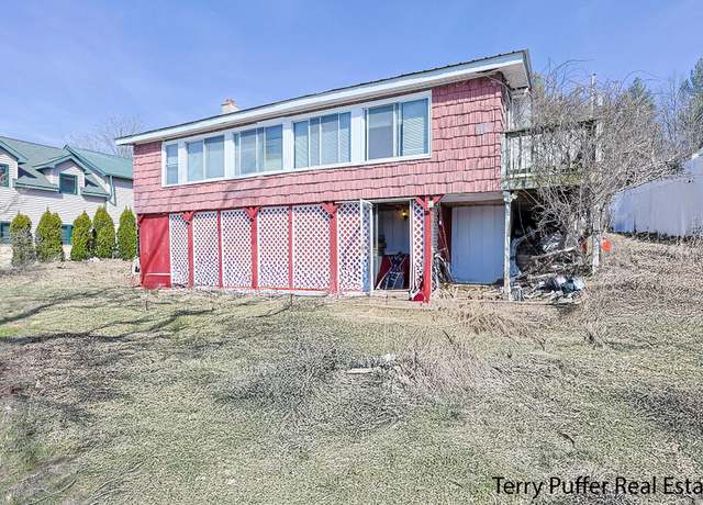 Property at 692 Lake 16 Dr, Allegan, MI 49010, 3 beds, 2 baths