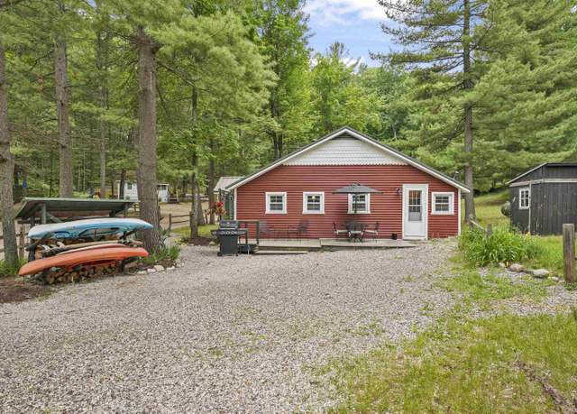 Property at 2321 Barbeau Dr, Traverse City, MI 49696, 3 beds, 1 bath