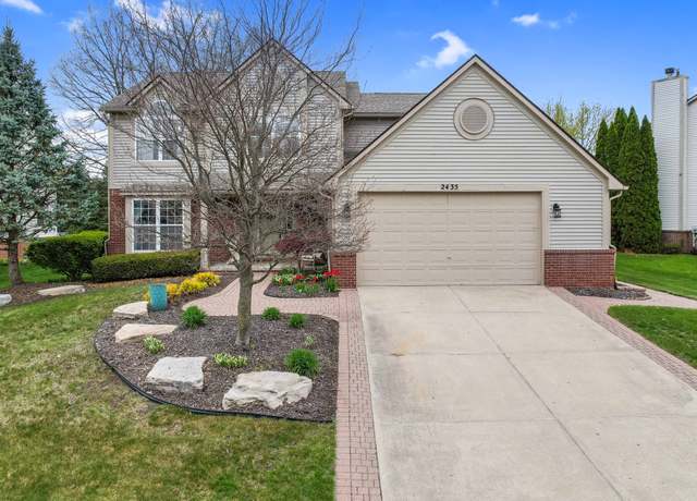 Property at 2435 Ivy Hill Dr, Commerce Twp, MI 48382, 4 beds, 2.5 baths