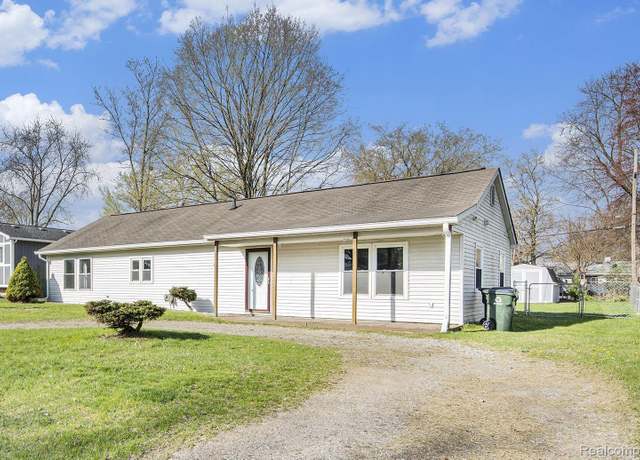 Property at 3714 Gainesborough Dr, Lake Orion, MI 48359, 3 beds, 1 bath