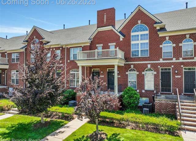Property at 3262 Camden Dr, Troy, MI 48084, 2 beds, 2.5 baths