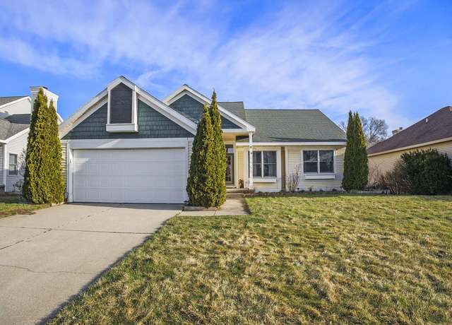 Property at 15735 Riverside Dr, Spring Lake, MI 49456, 4 beds, 3 baths