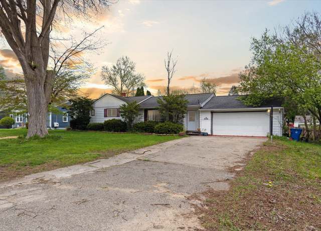 Property at 5544 Aylesbury Dr, Waterford, MI 48327, 3 beds, 2 baths