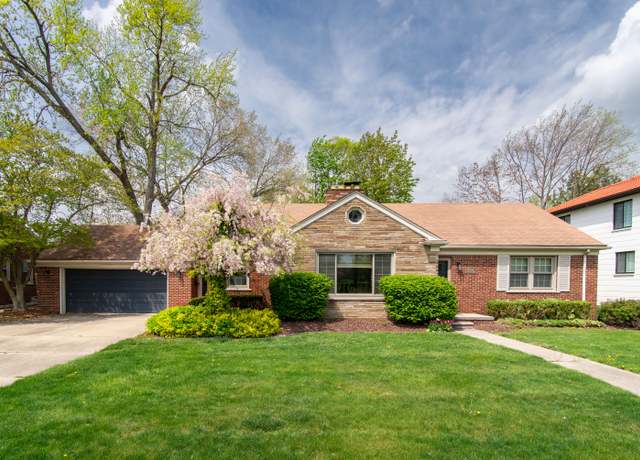 Property at 1221 Golfview Dr, Dearborn, MI 48128, 3 beds, 1.5 baths