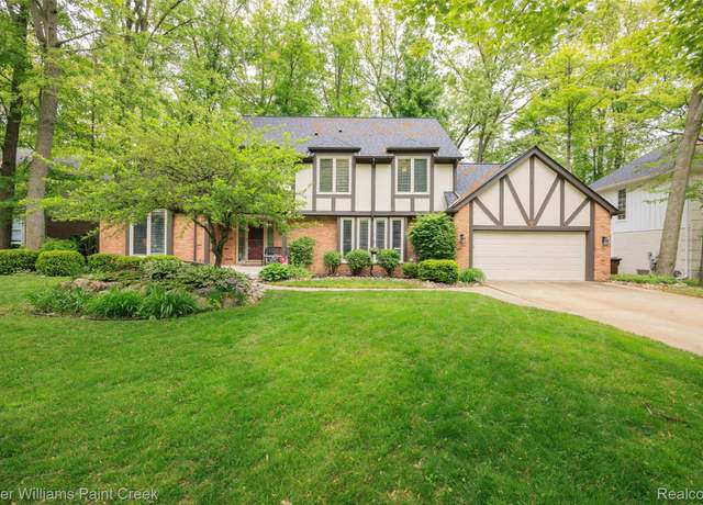 Property at 53362 Robinhood Dr, Shelby Twp, MI 48315, 4 beds, 2.5 baths