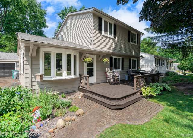 Property at 9318 Foster Rd, Clarkston, MI 48346, 3 beds, 2 baths
