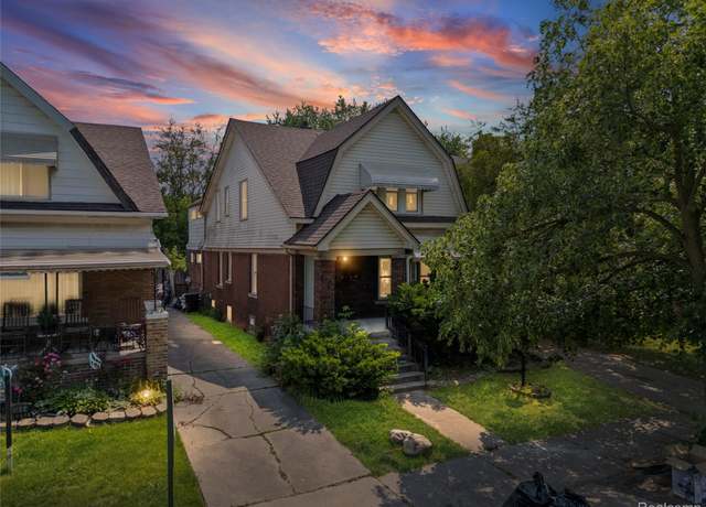 Property at 5856 Barrett St, Detroit, MI 48213, 6 beds, 2 baths
