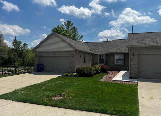 Property at 3025 Harbor Ct, Waterford, MI 48328, 2 beds, 2 baths