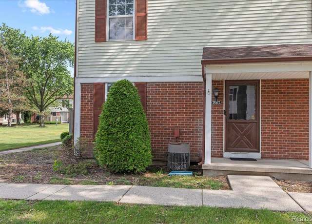 Property at 24672 N Meadow Dr, Harrison Township, MI 48045, 2 beds, 1.5 baths
