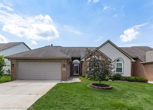 Property at 225 Shore Brook Ln, Walled Lake, MI 48390, 3 beds, 3 baths