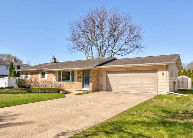 Property at 246 Harvest Ln, Frankenmuth, MI 48734, 4 beds, 3 baths