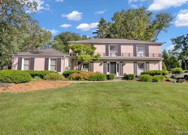 Property at 5116 Mohr Valley Ln, Bloomfield Hills, MI 48304, 5 beds, 3 baths