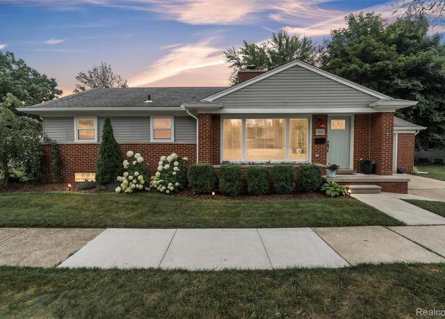Property at 765 Vernier Rd, Grosse Pointe Woods, MI 48236, 3 beds, 1.5 baths