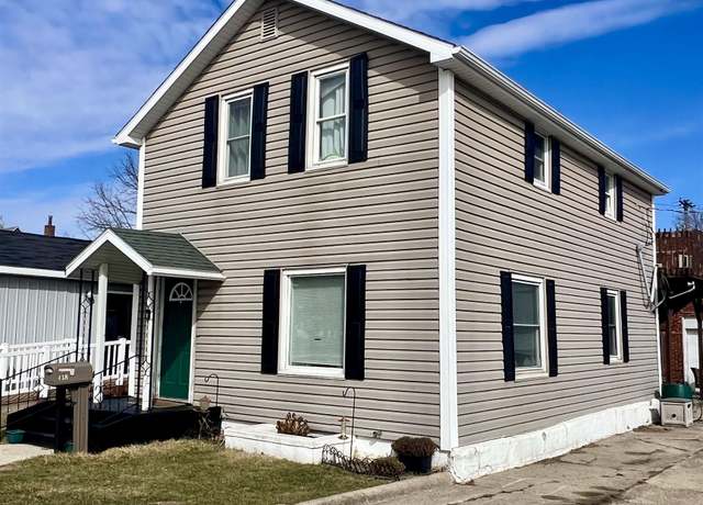 Property at 418 Woodworth Ave, Alma, MI 48801, 3 beds, 1.5 baths