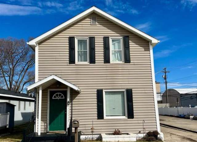 Property at 418 Woodworth Ave, Alma, MI 48801, 3 beds, 1.5 baths