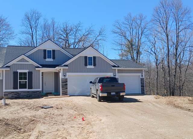 Property at 2103 Quarter Horse Dr, Cedar Springs, MI 49319, 4 beds, 3 baths
