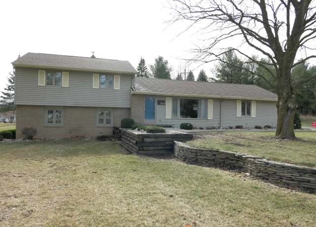 Property at 5661 Golfridge Rd, Alma, MI 48801, 5 beds, 3 baths