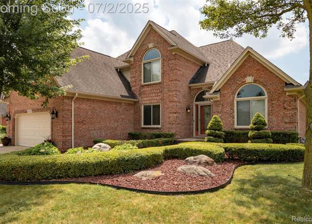 Property at 46431 Mariner Dr, Macomb, MI 48044, 4 beds, 2.5 baths