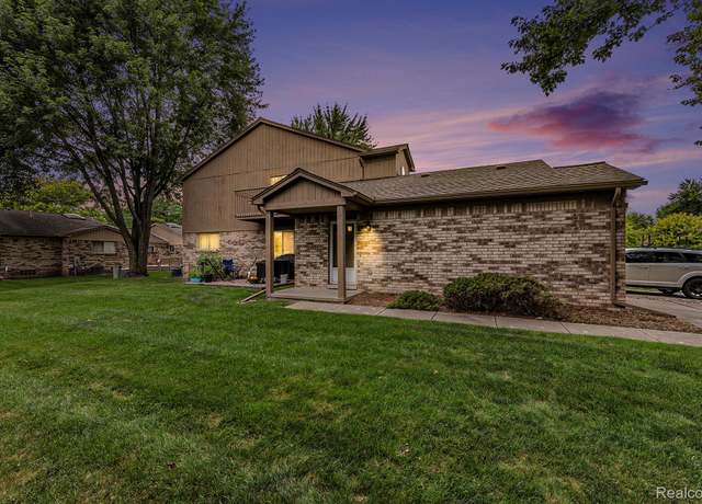 Property at 41455 Clinton Grove Dr, Clinton Township, MI 48038, 2 beds, 2.5 baths