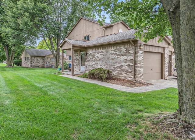 Property at 41455 Clinton Grove Dr, Clinton Township, MI 48038, 2 beds, 2.5 baths