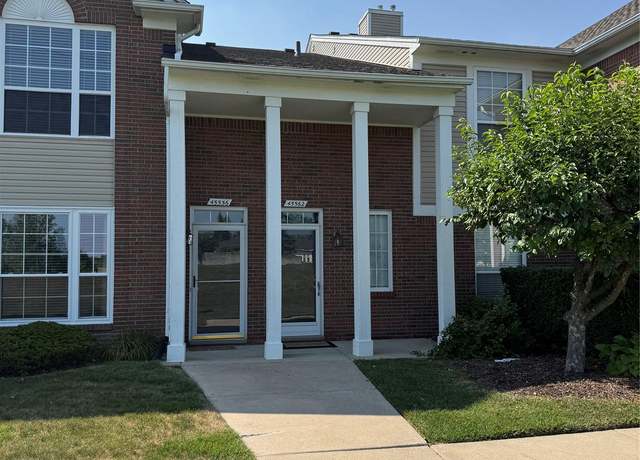 Property at 45562 Warwick Dr, Macomb, MI 48044, 2 beds, 2 baths