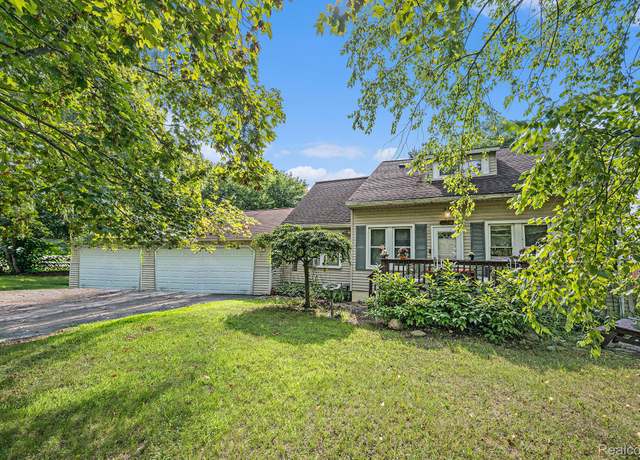 Property at 4415 Monroe Ave, Waterford Charter Township, MI 48329, 3 beds, 2 baths
