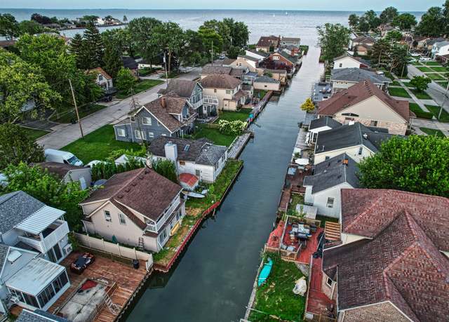 Property at 22480 Beach St, St Clair Shores, MI 48081, 1 bed, 1 bath